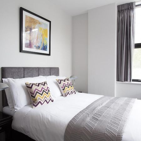 Cotels At 7Zero1 Serviced Apartments - Modern Apartments, Superfast Broadband, Free Parking, Centrally Located Milton Keynes Bagian luar foto