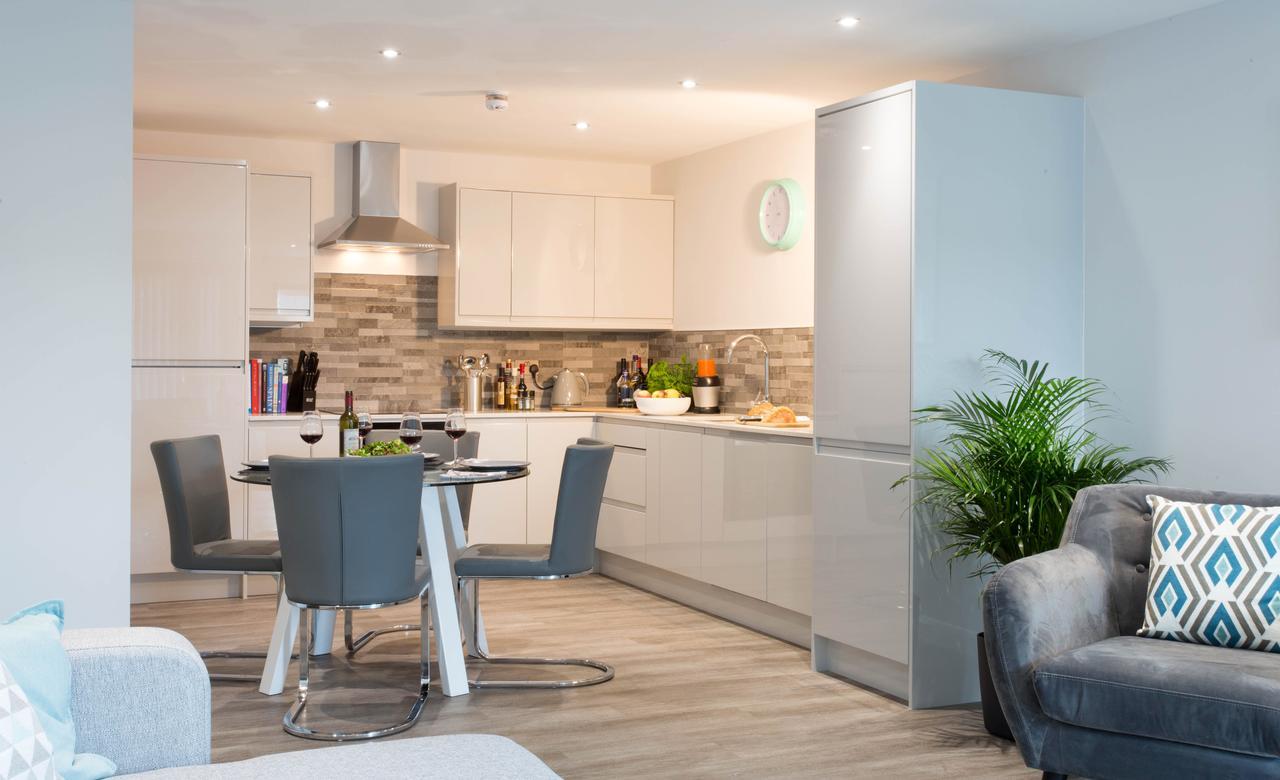Cotels At 7Zero1 Serviced Apartments - Modern Apartments, Superfast Broadband, Free Parking, Centrally Located Milton Keynes Bagian luar foto