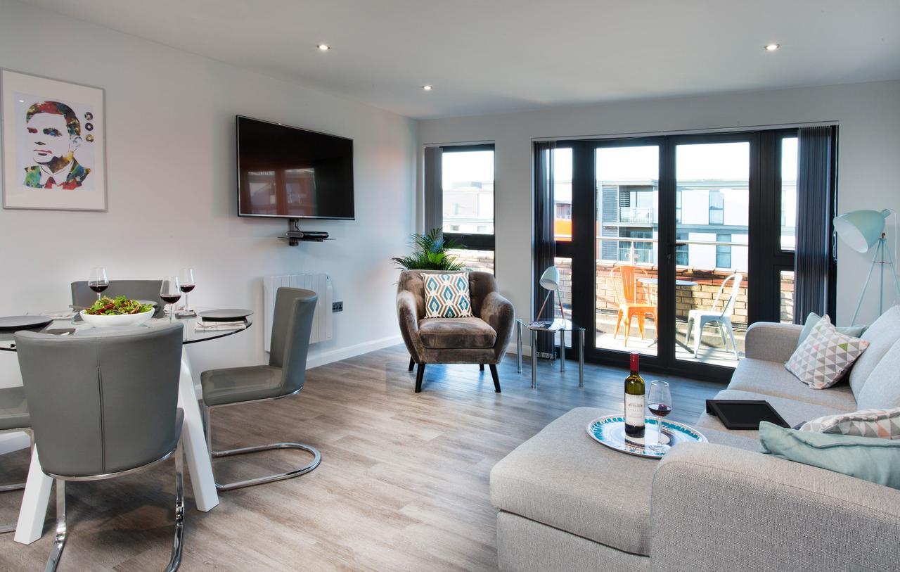 Cotels At 7Zero1 Serviced Apartments - Modern Apartments, Superfast Broadband, Free Parking, Centrally Located Milton Keynes Bagian luar foto